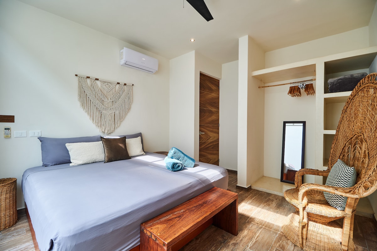 Casa Flamingo casa de lujo para 6 huéspedes con estacionamiento privado para 2 autos en Tulum