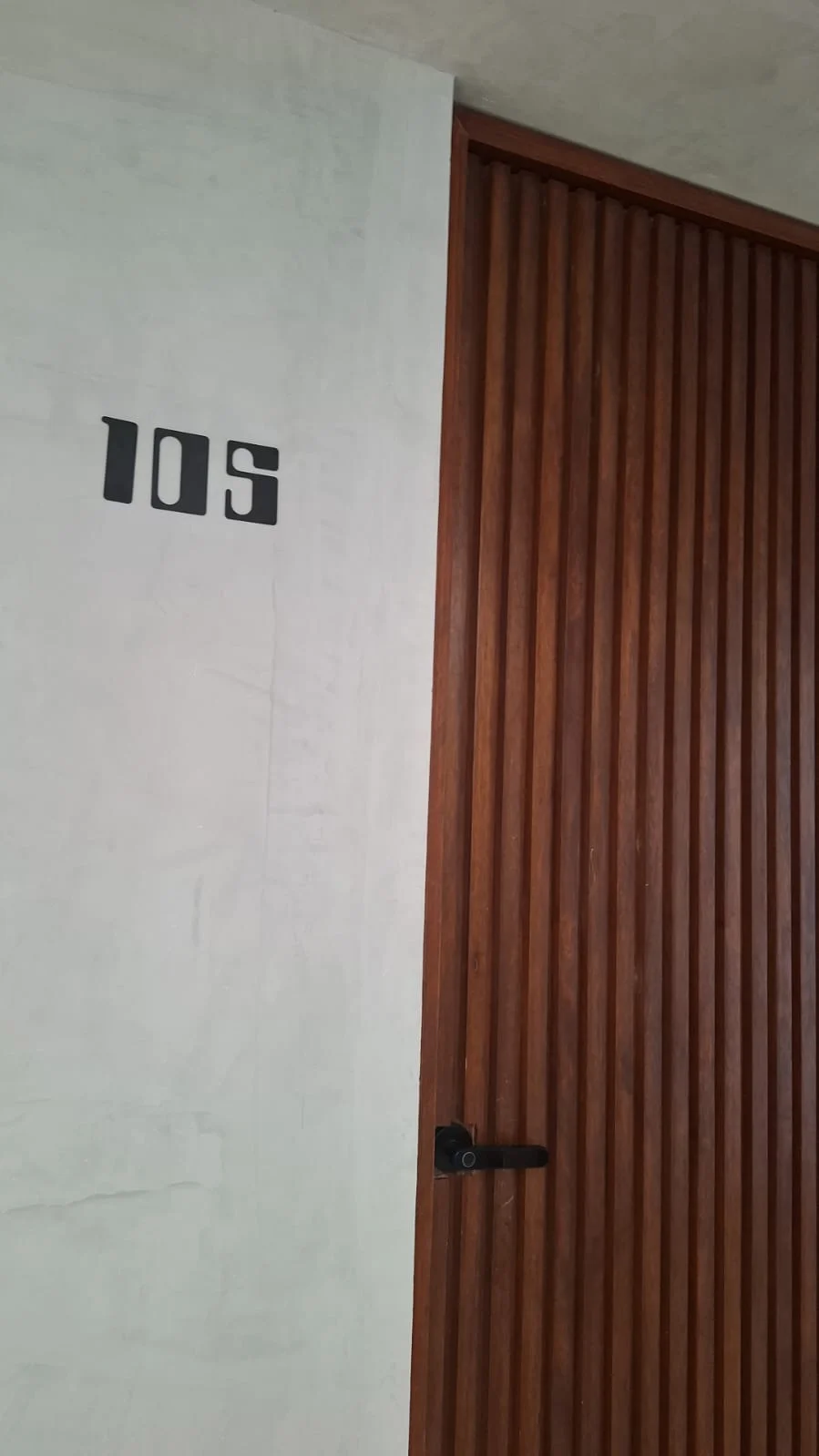 Vistas interiores y exteriores de Casa Kiin