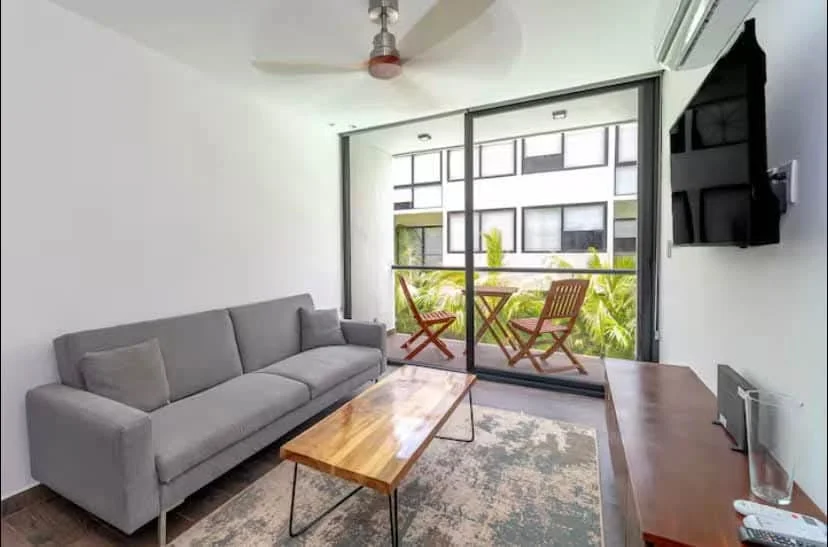 Vistas interiores y exteriores de Casa Kiin