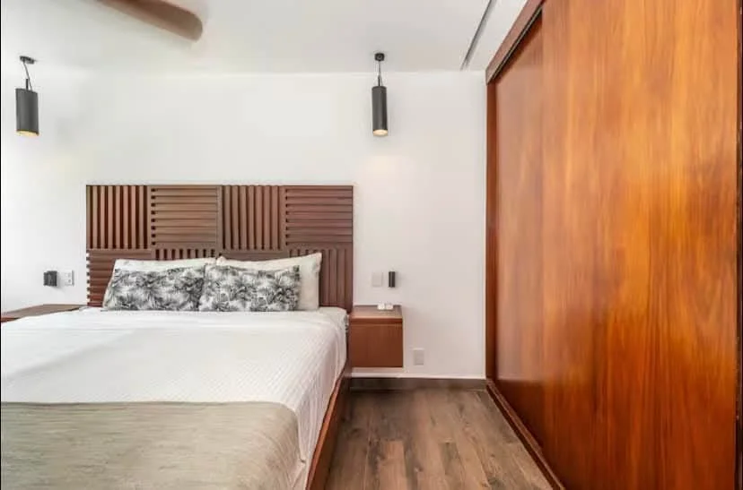 Vistas interiores y exteriores de Casa Kiin