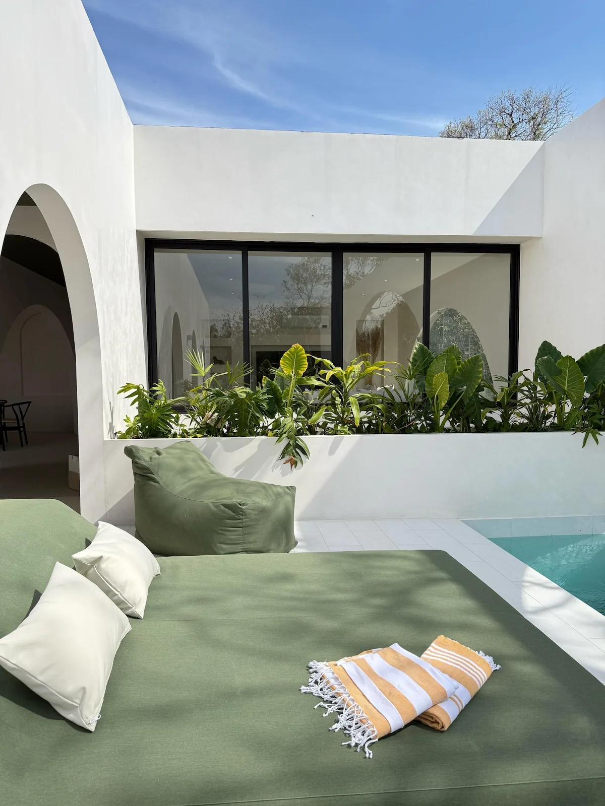 Suite Casa Lancelot con cama king y luz natural