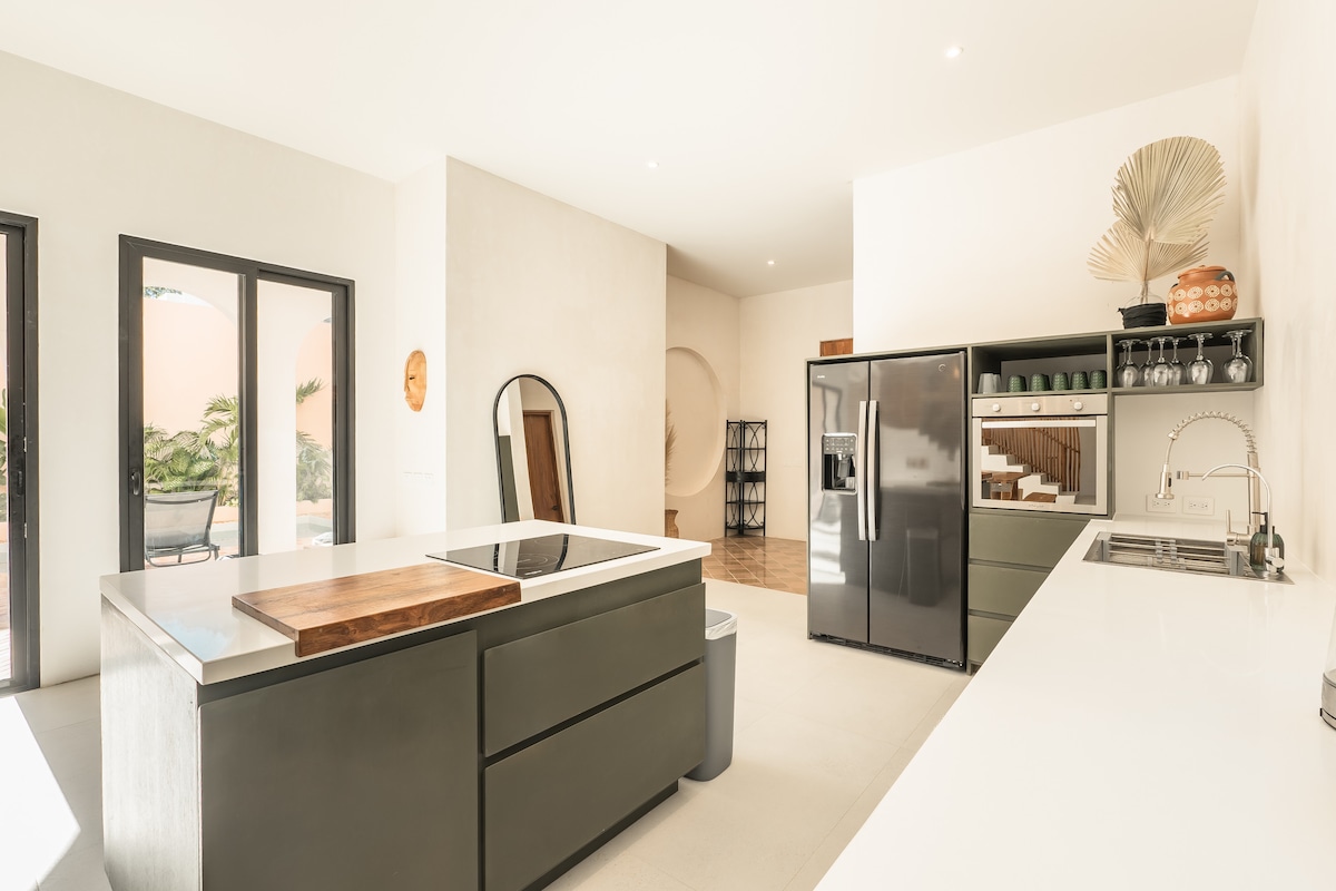 Casa Tabarka casa nueva de diseño para 10 huéspedes rodeada de selva tropical en Tulum