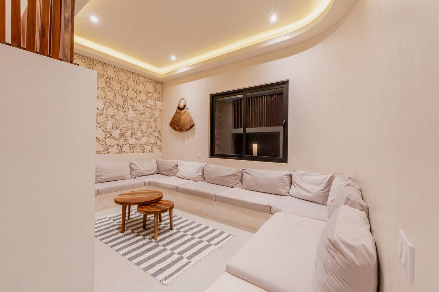 Casa Tabarka sala acogedora con decoración moderna