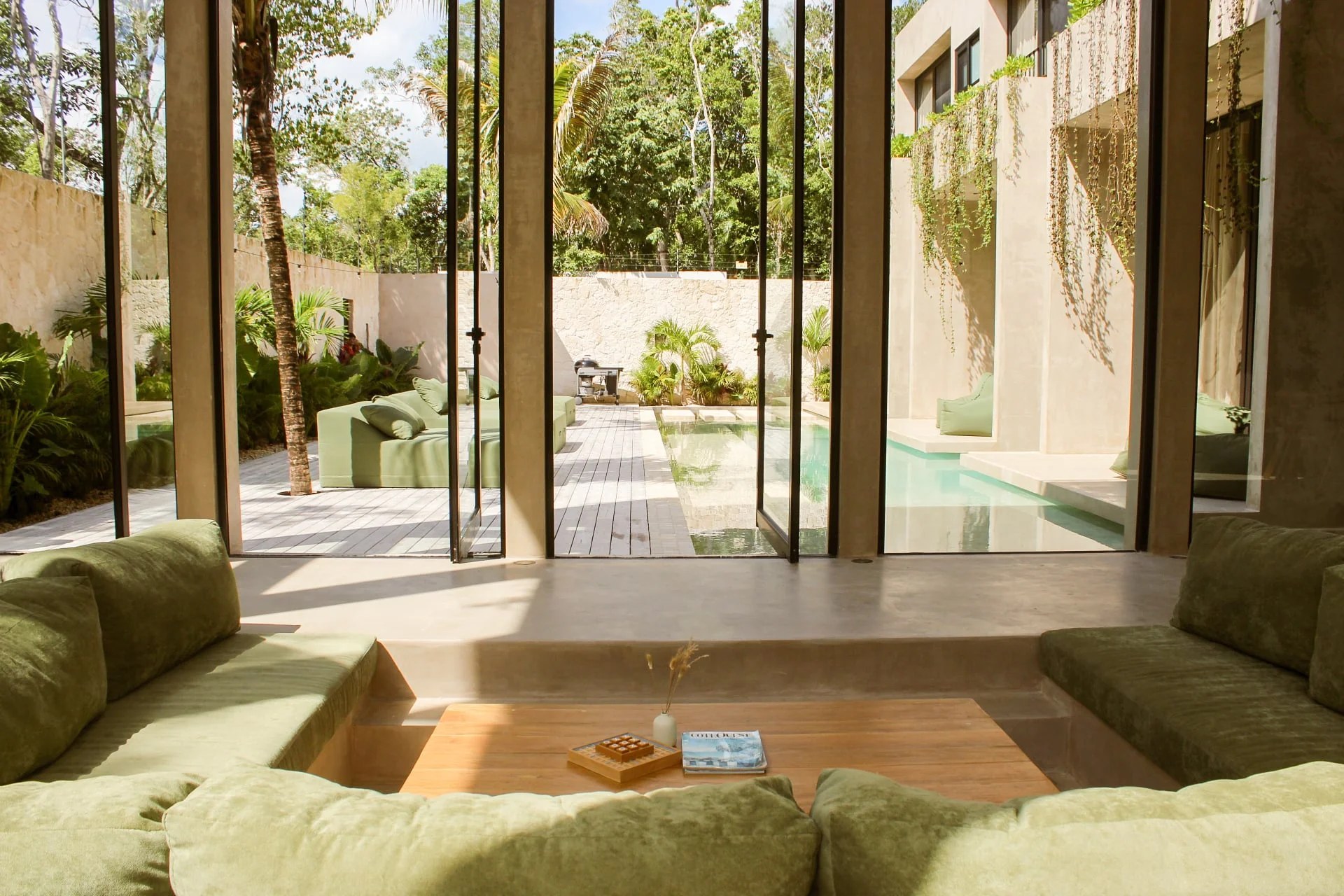 Villa de lujo en Tulum con piscina en azotea y vistas a la selva en Casa Uulum